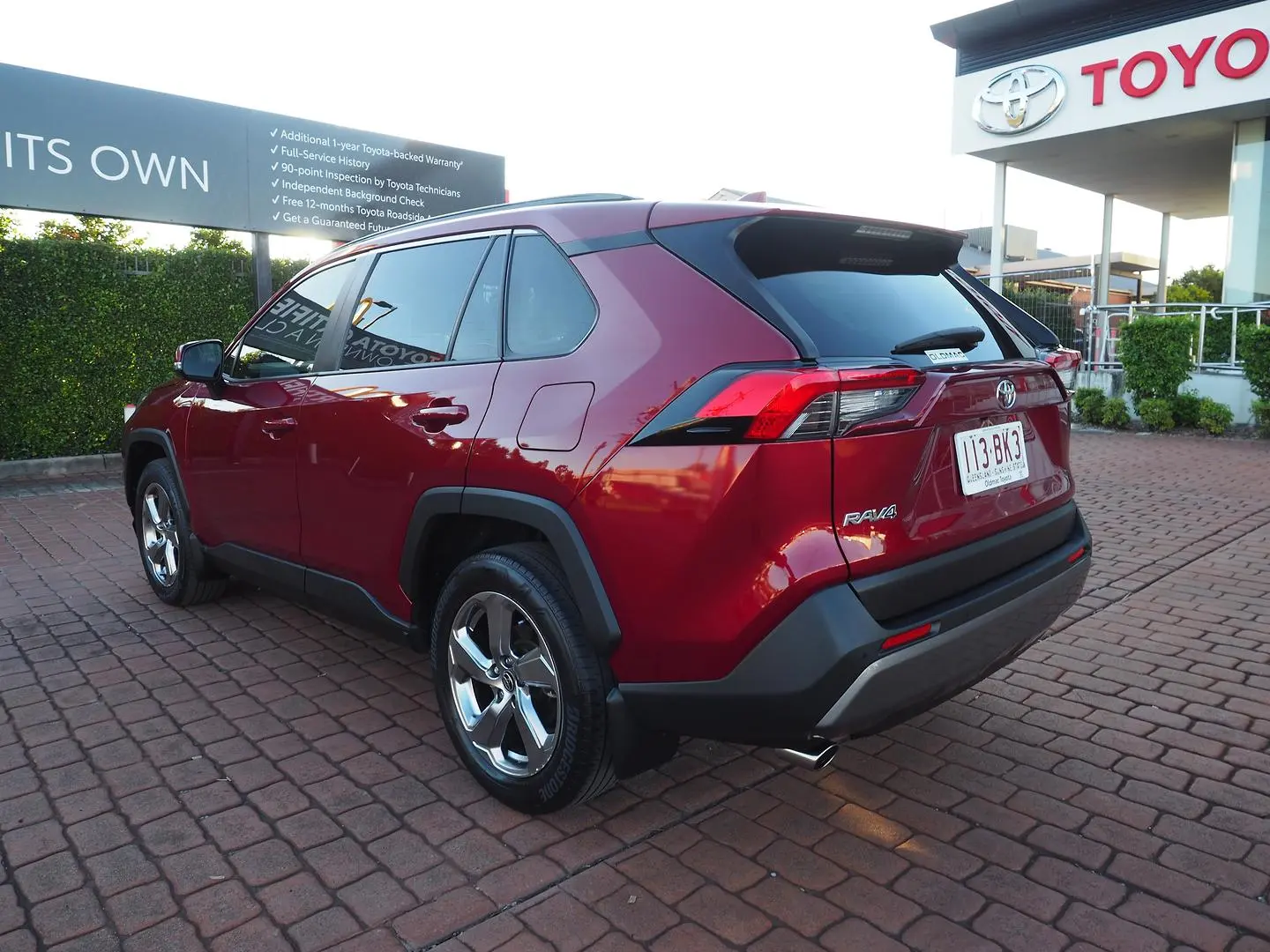 2021 Toyota RAV4 Gallery Image 8