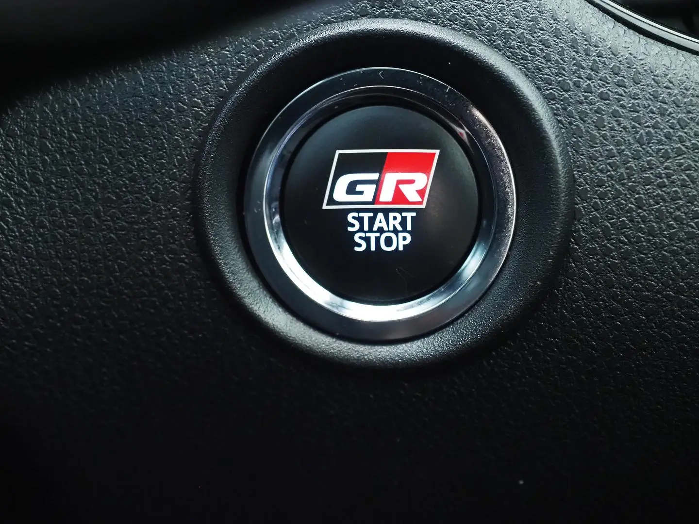 2021 Toyota C-HR Gallery Image 23