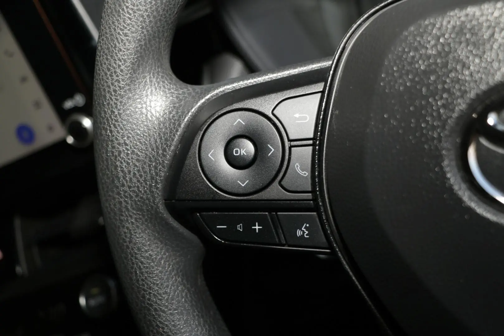 2023 Toyota Corolla Cross Gallery Image 13