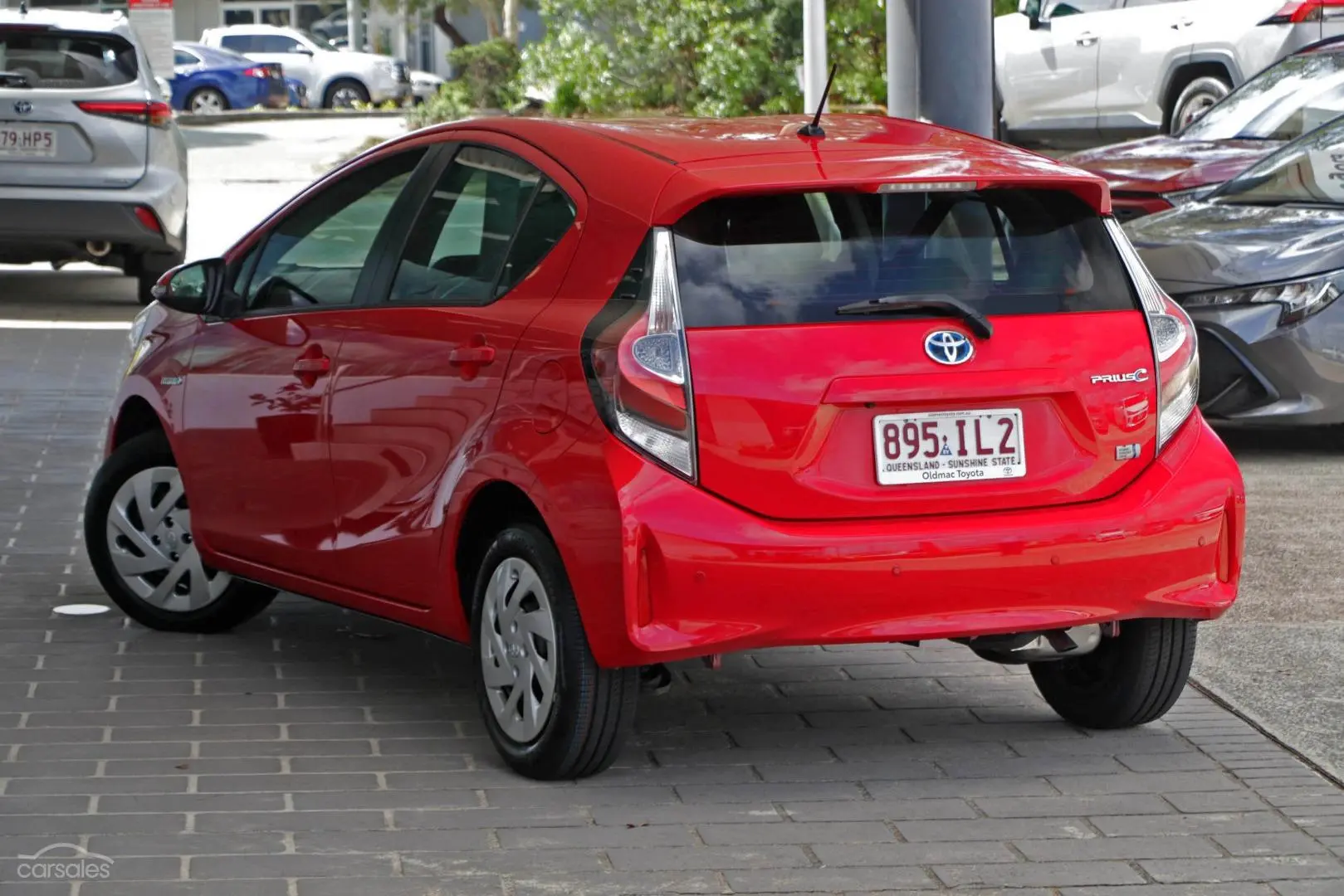 2018 Toyota Prius C Image 2
