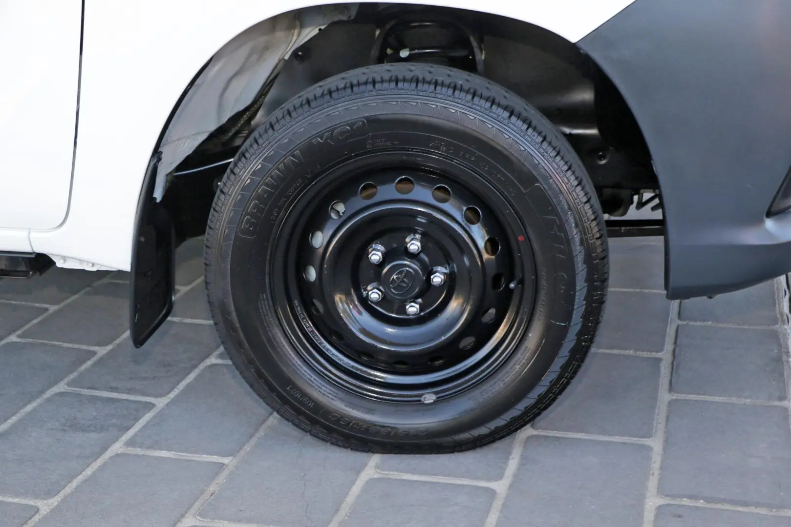 2019 Toyota Hilux Gallery Image 17