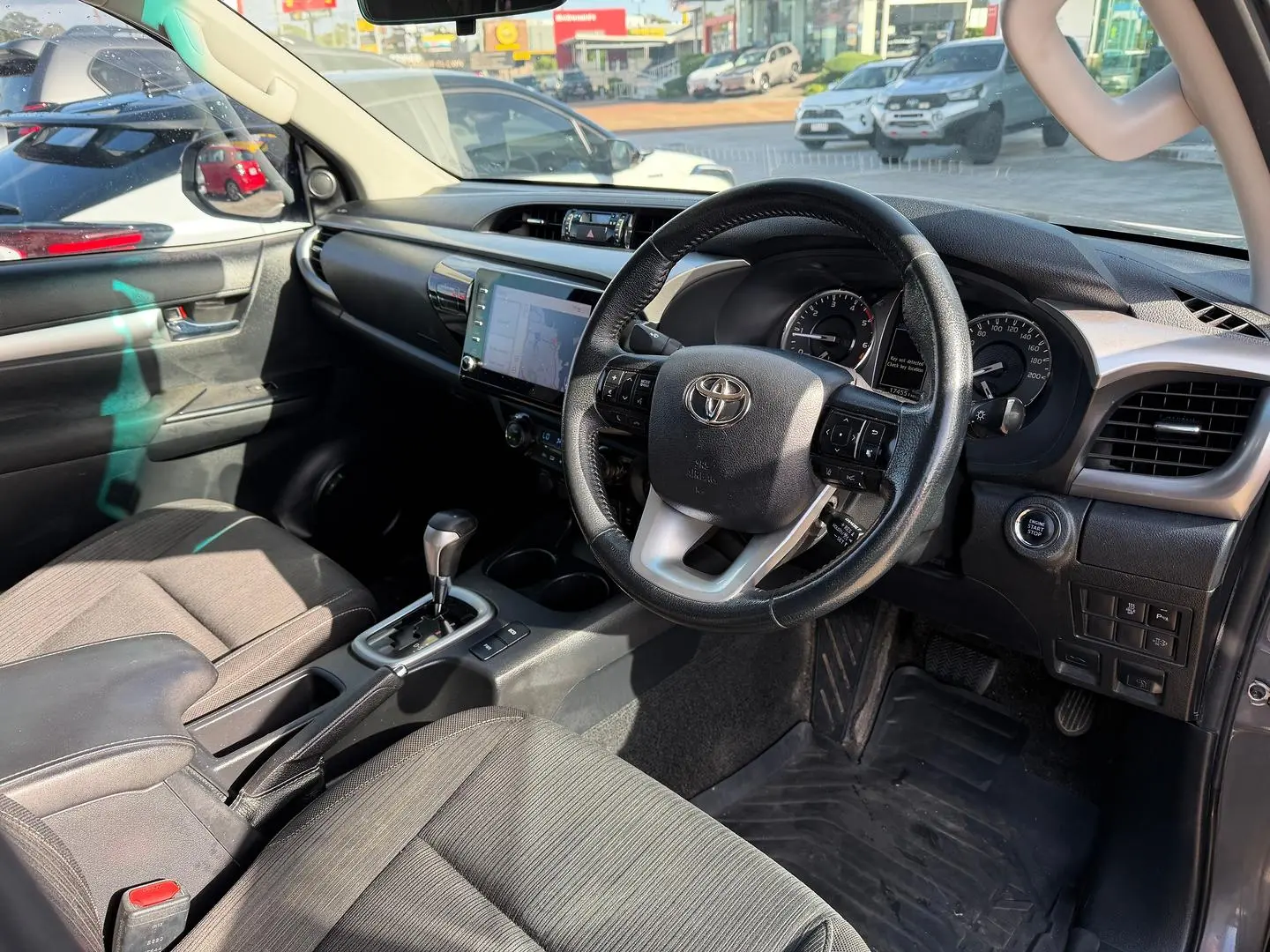 2021 Toyota Hilux Gallery Image 4