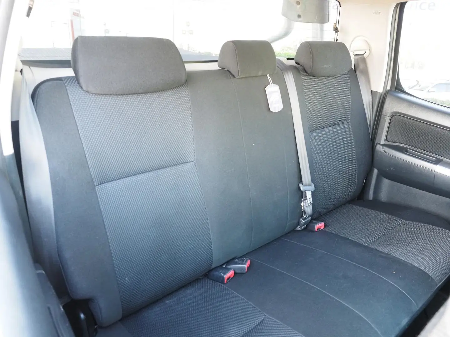 2015 Toyota Hilux Gallery Image 14