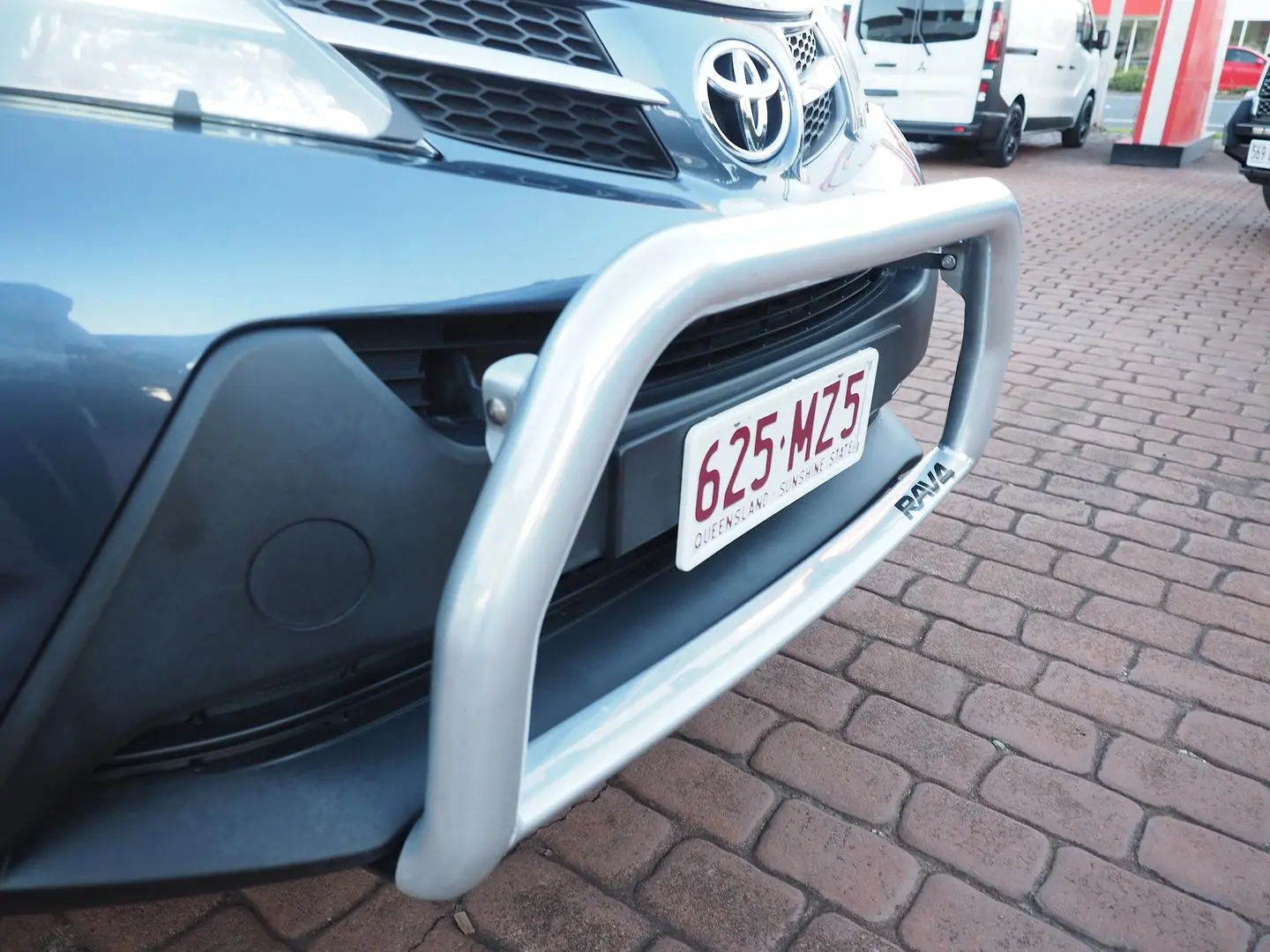 2013 Toyota RAV4 Gallery Image 11