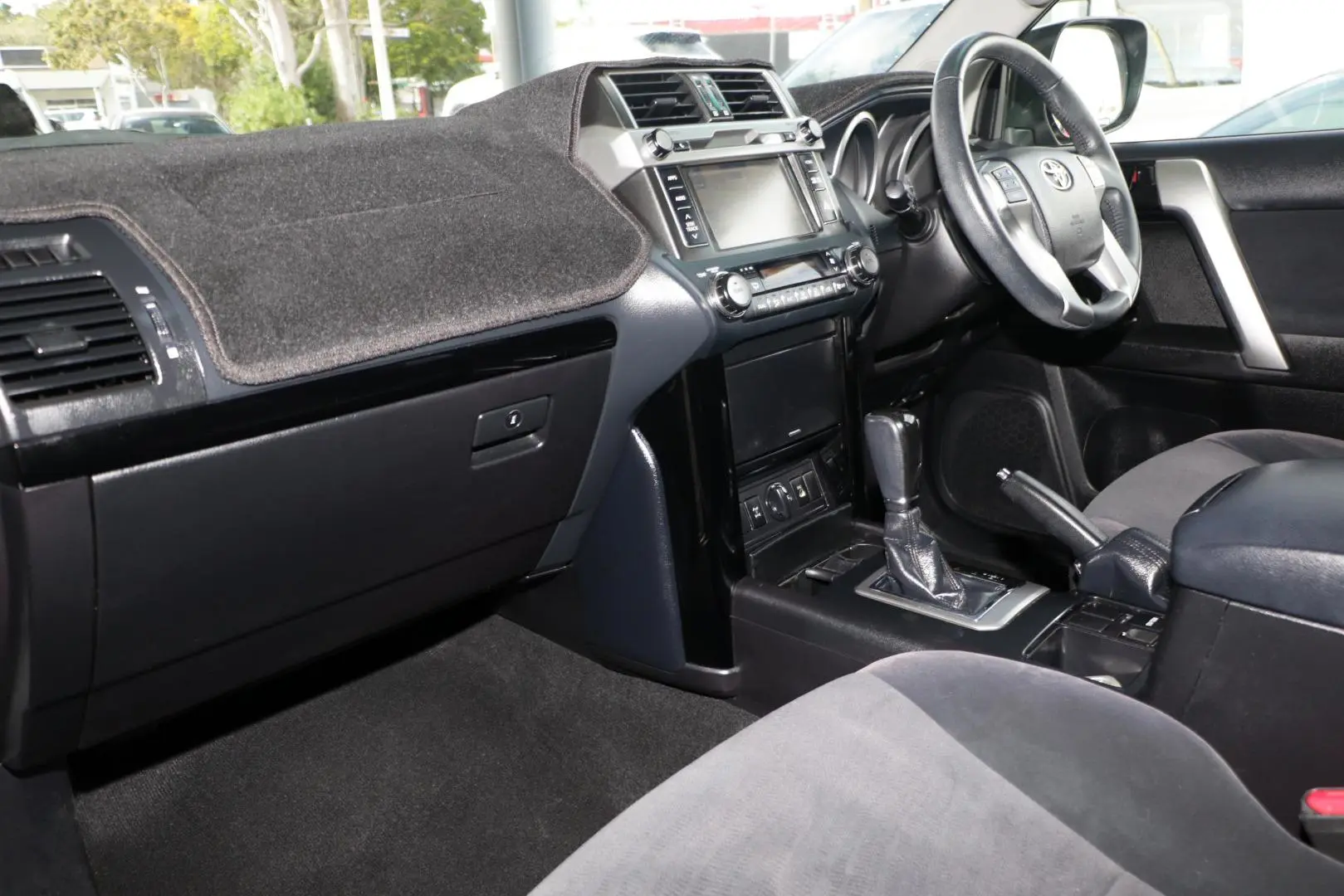 2017 Toyota Landcruiser Prado Gallery Image 7
