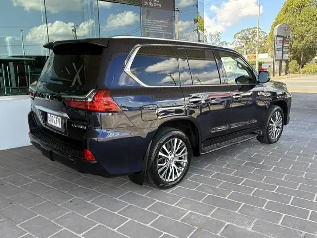 2020 Lexus LX Gallery Image 2