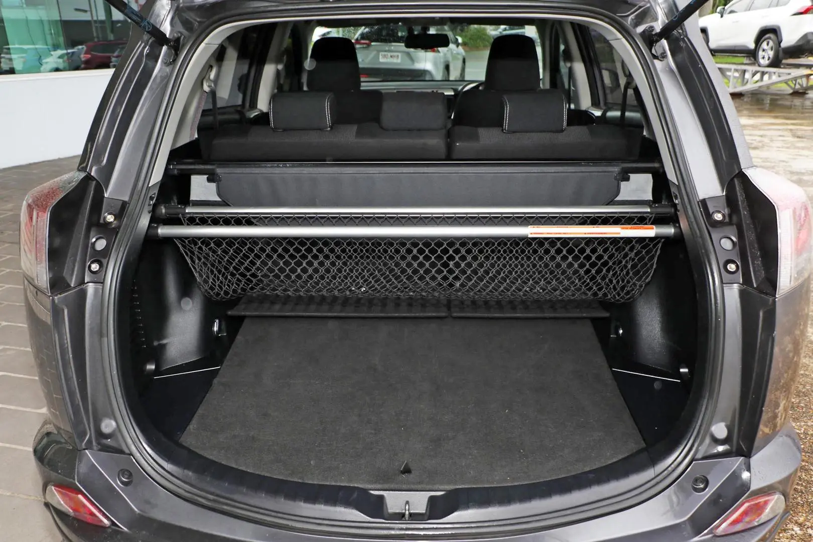 2015 Toyota RAV4 Gallery Image 22