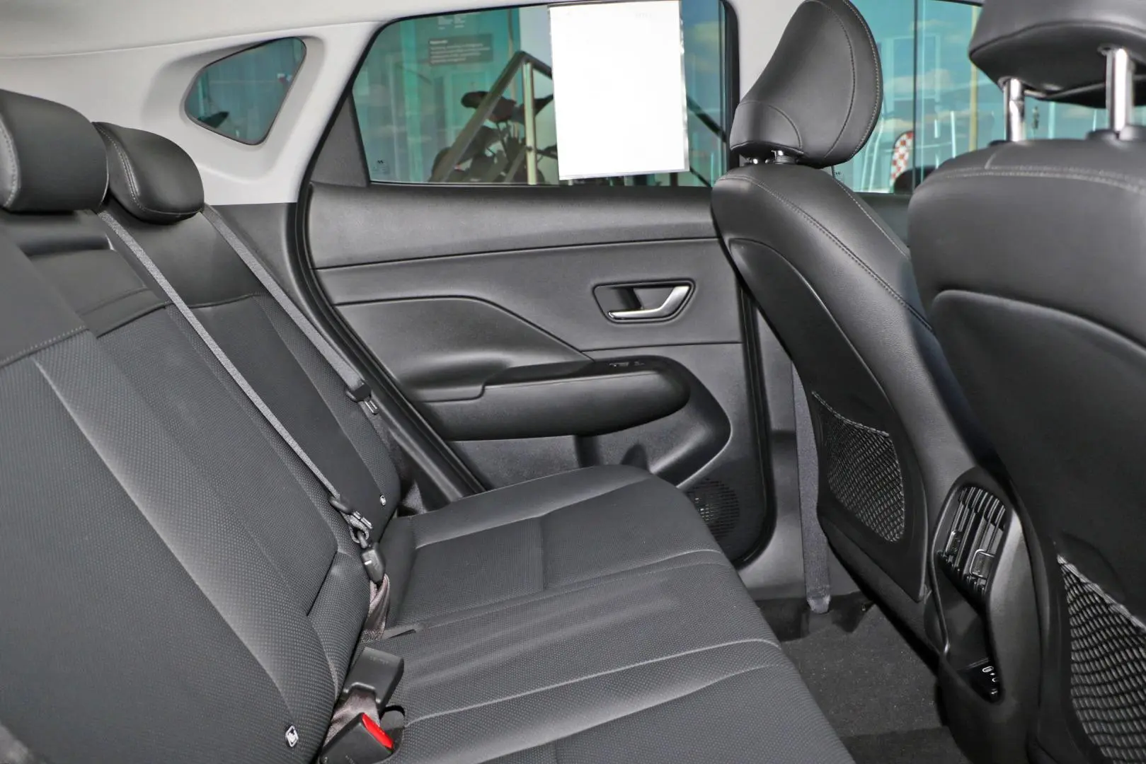 2024 Hyundai Kona Gallery Image 9