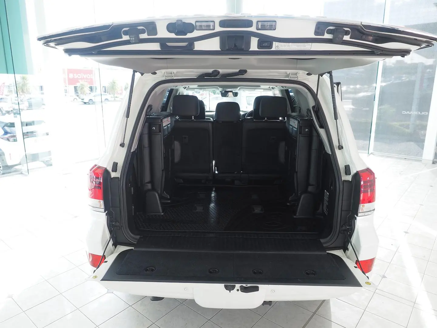 2018 Toyota Landcruiser Gallery Image 12