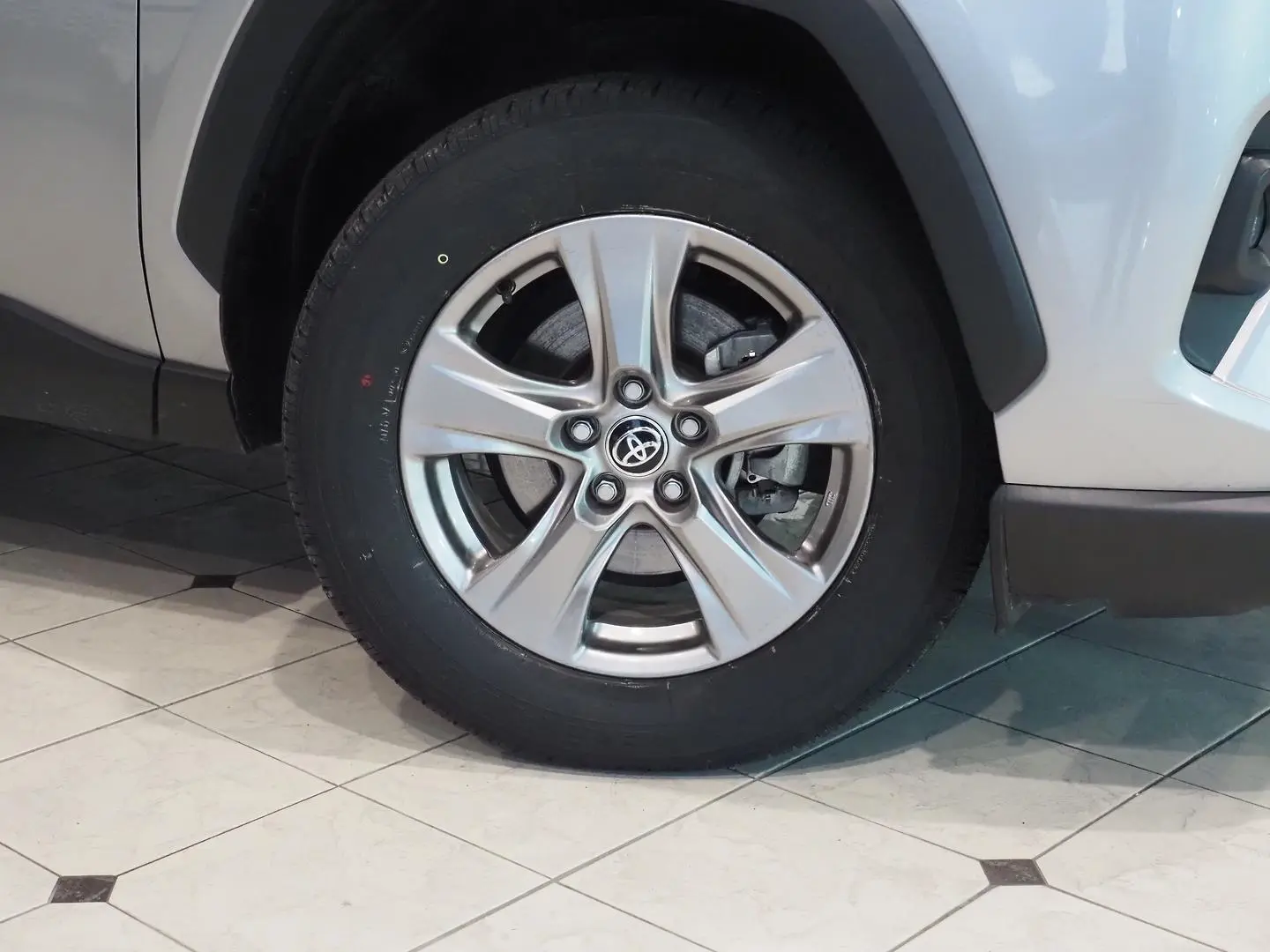 2024 Toyota RAV4 Gallery Image 6