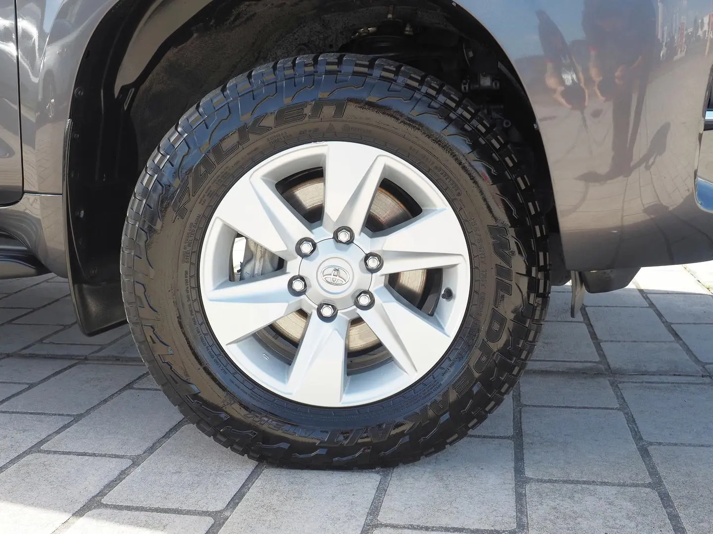 2020 Toyota Landcruiser Prado Gallery Image 11