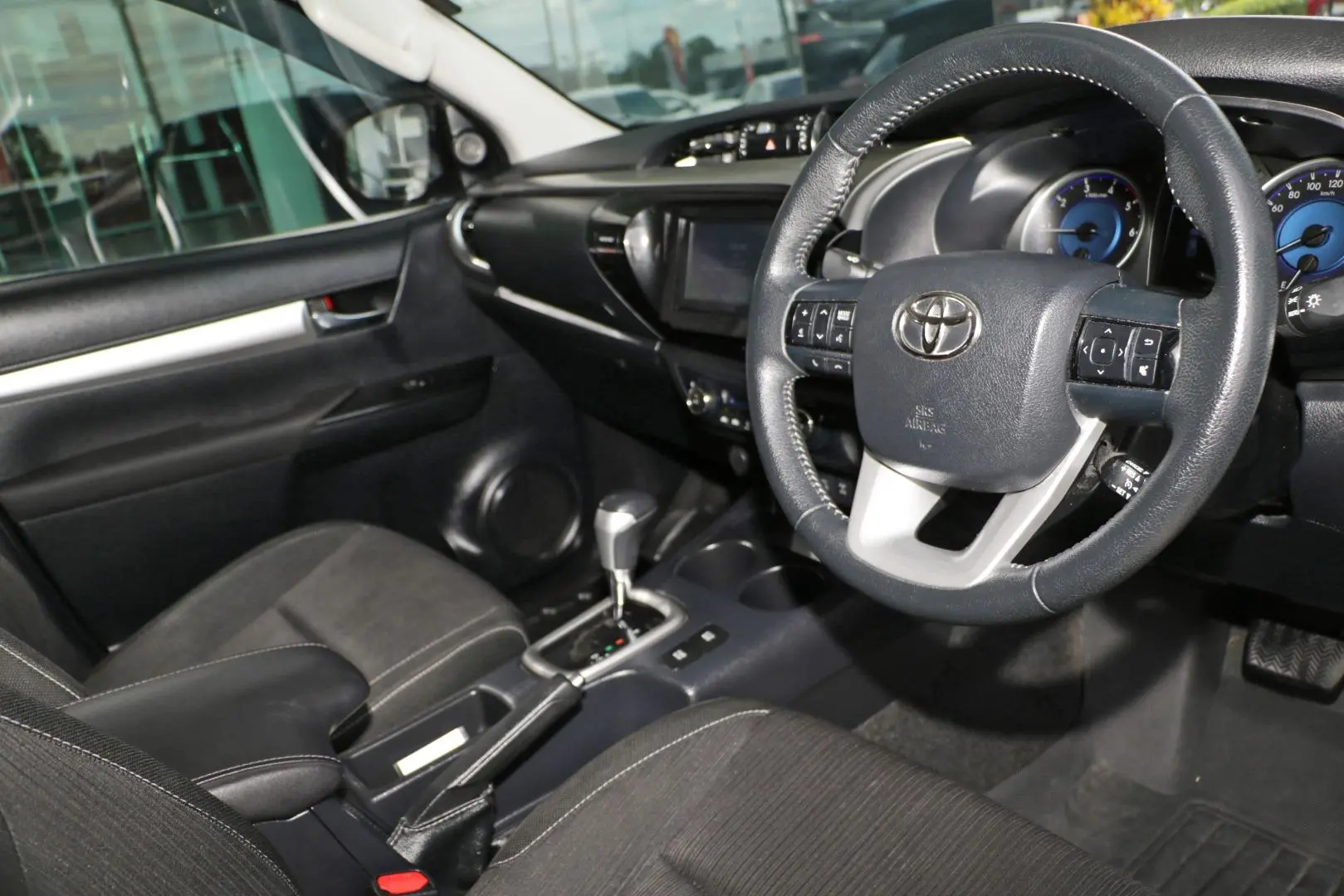 2018 Toyota Hilux Gallery Image 5
