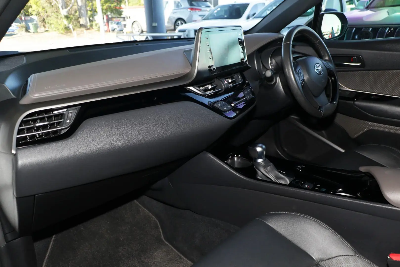 2021 Toyota C-HR Gallery Image 7