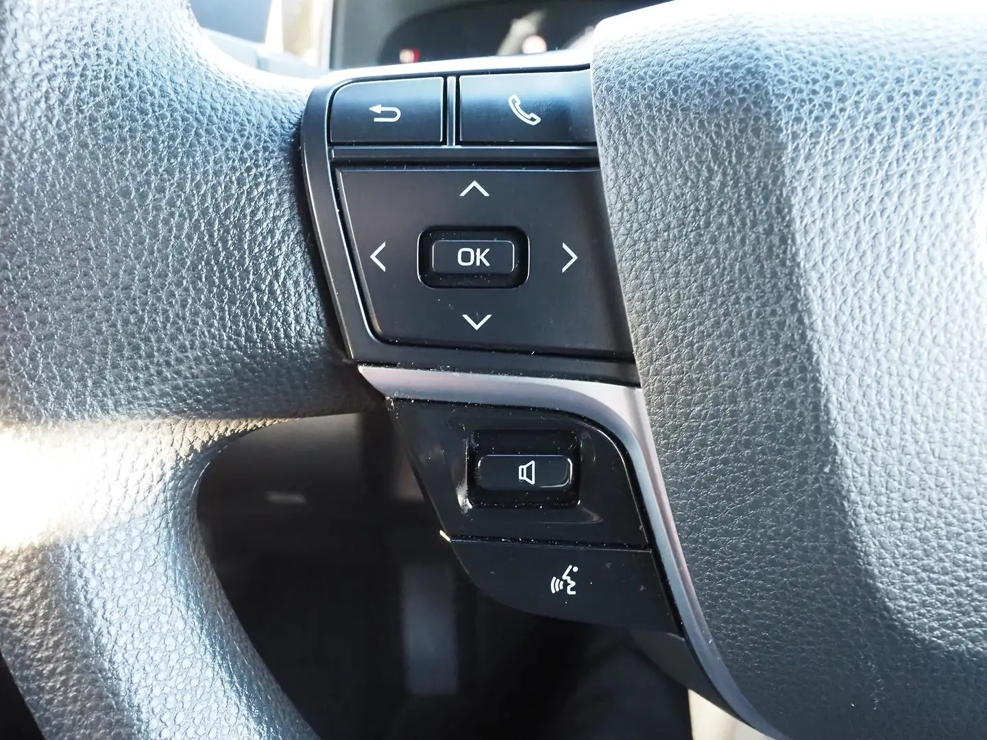 2025 Toyota Camry Gallery Image 28