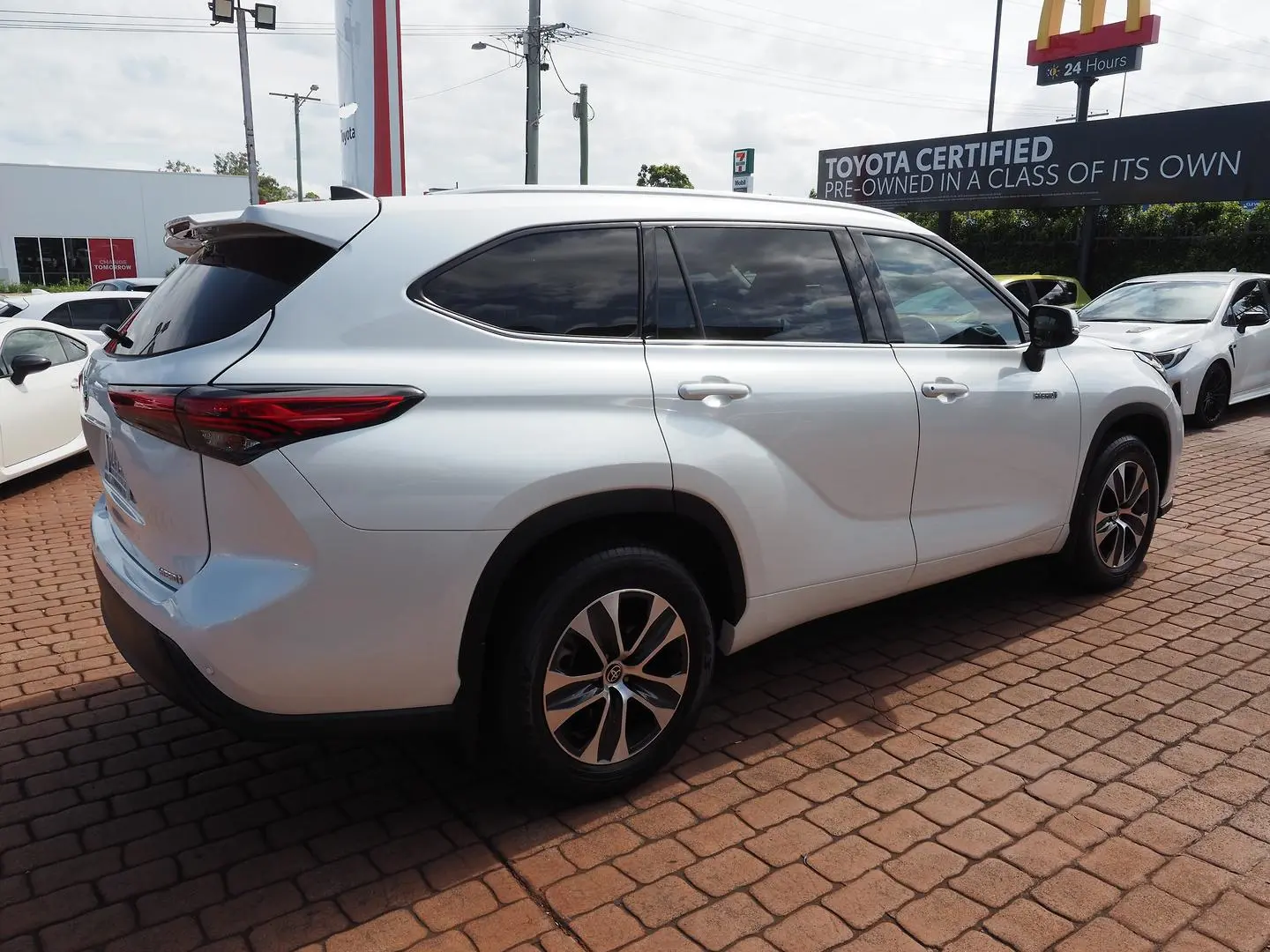 2021 Toyota Kluger Gallery Image 6