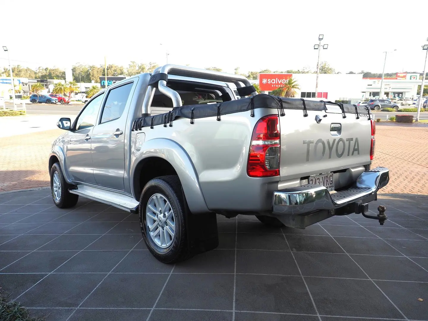 2015 Toyota Hilux Gallery Image 2