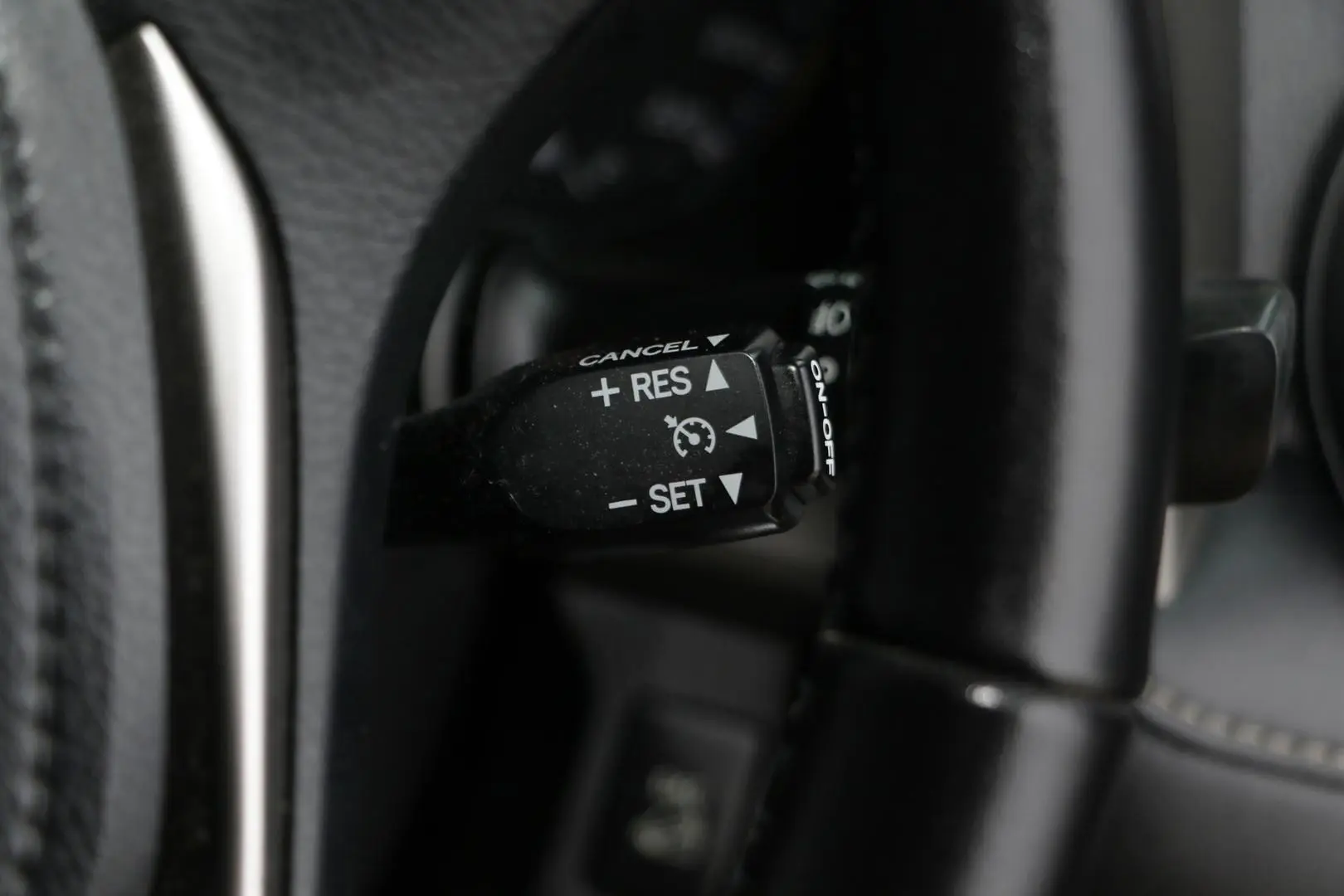2015 Toyota RAV4 Gallery Image 16