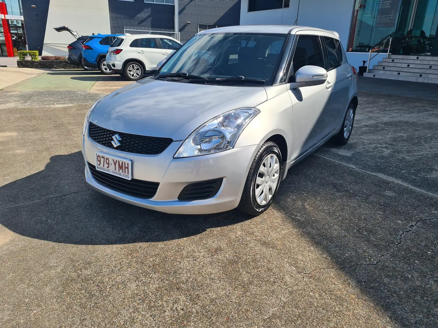 2011 Suzuki Swift Image 1