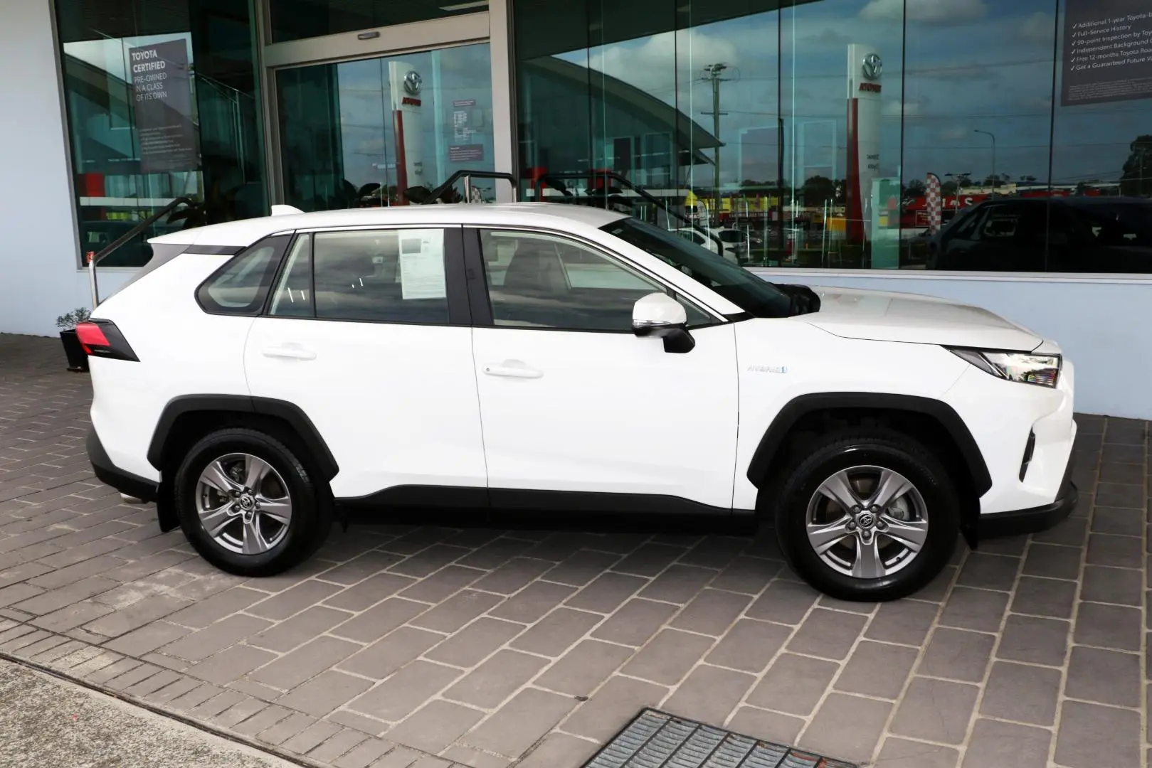 2024 Toyota RAV4 Gallery Image 5