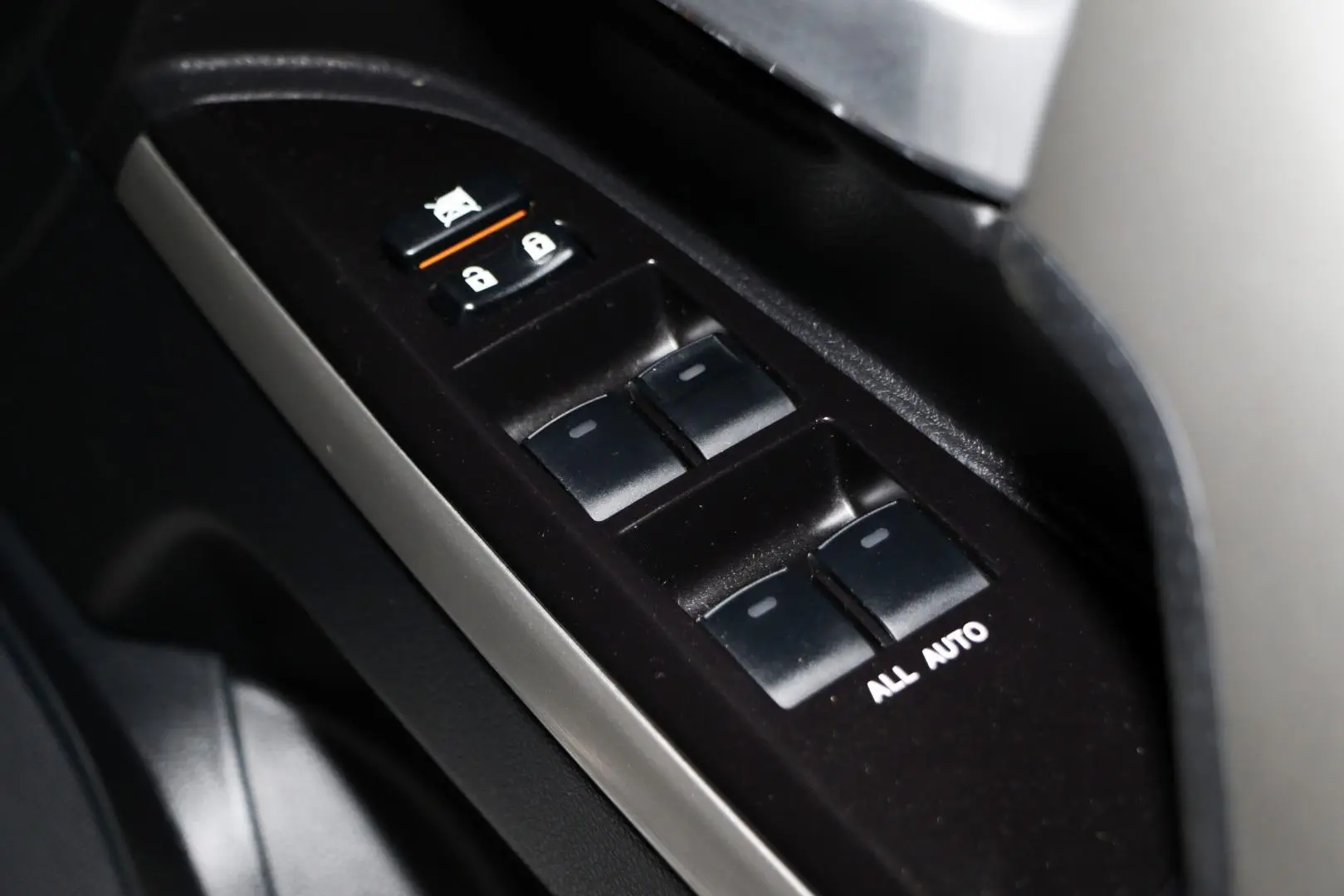 2018 Toyota Landcruiser Gallery Image 23