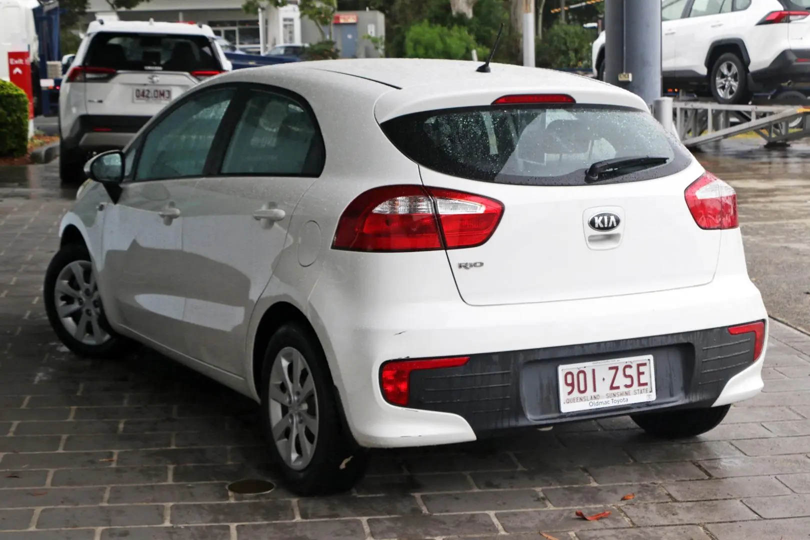 2015 Kia Rio Gallery Image 2