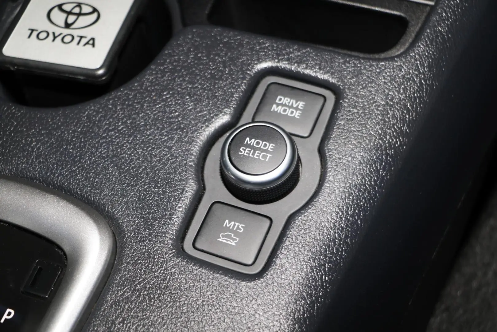 2025 Toyota Hilux Gallery Image 17