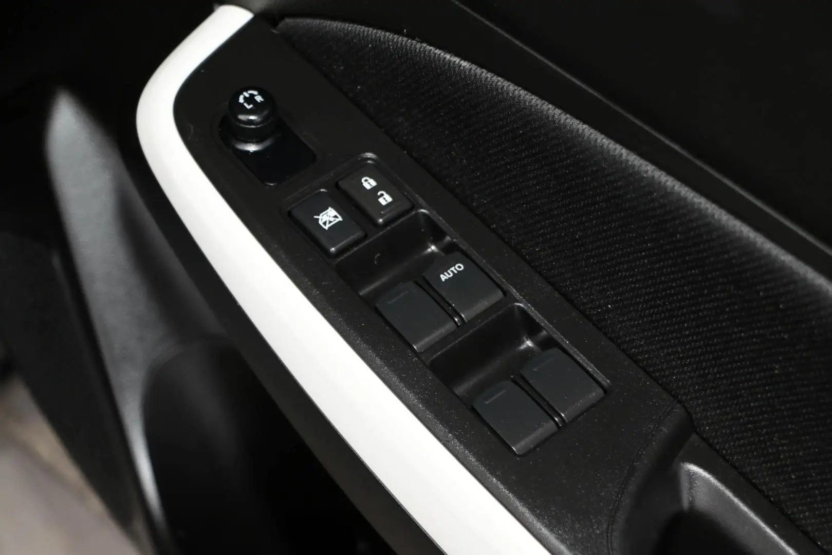 2022 Suzuki Swift Gallery Image 18