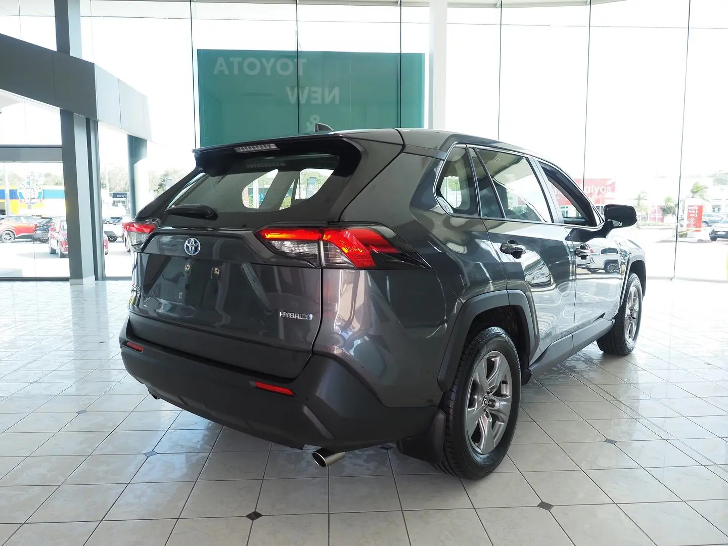 2024 Toyota RAV4 Gallery Image 8