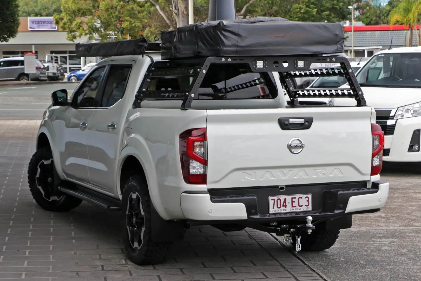 2022 Nissan Navara Gallery Image 2