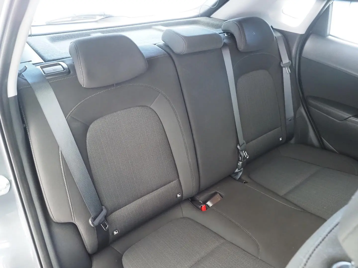 2022 Hyundai Kona Gallery Image 12