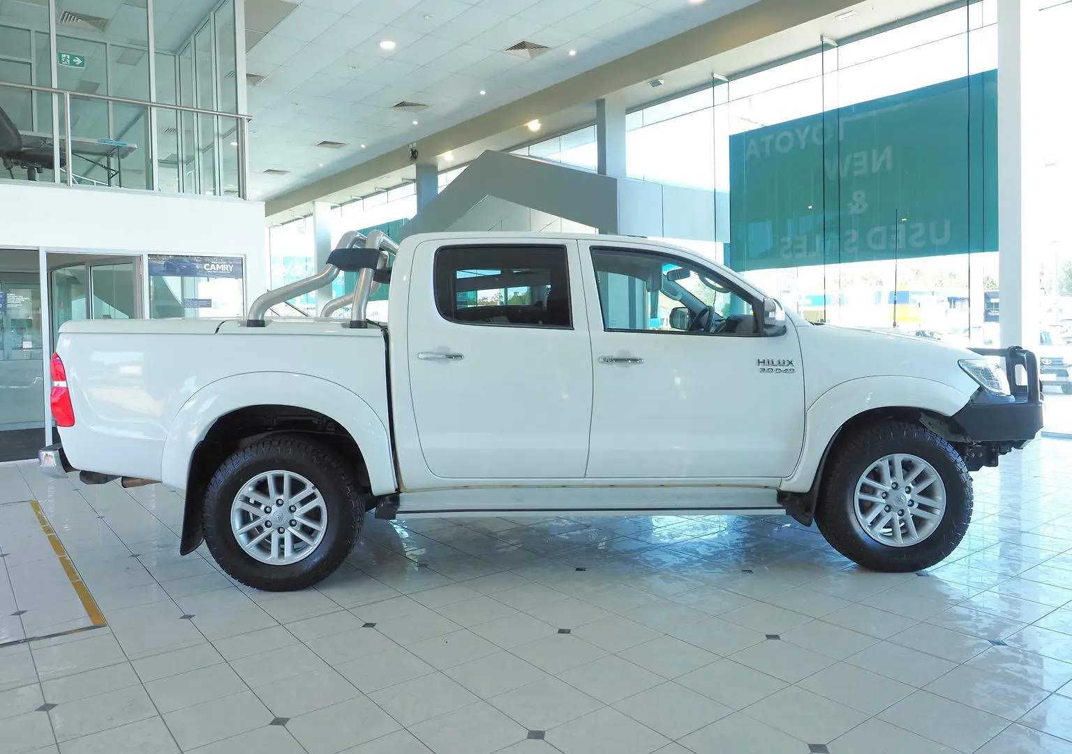 2015 Toyota Hilux Gallery Image 9