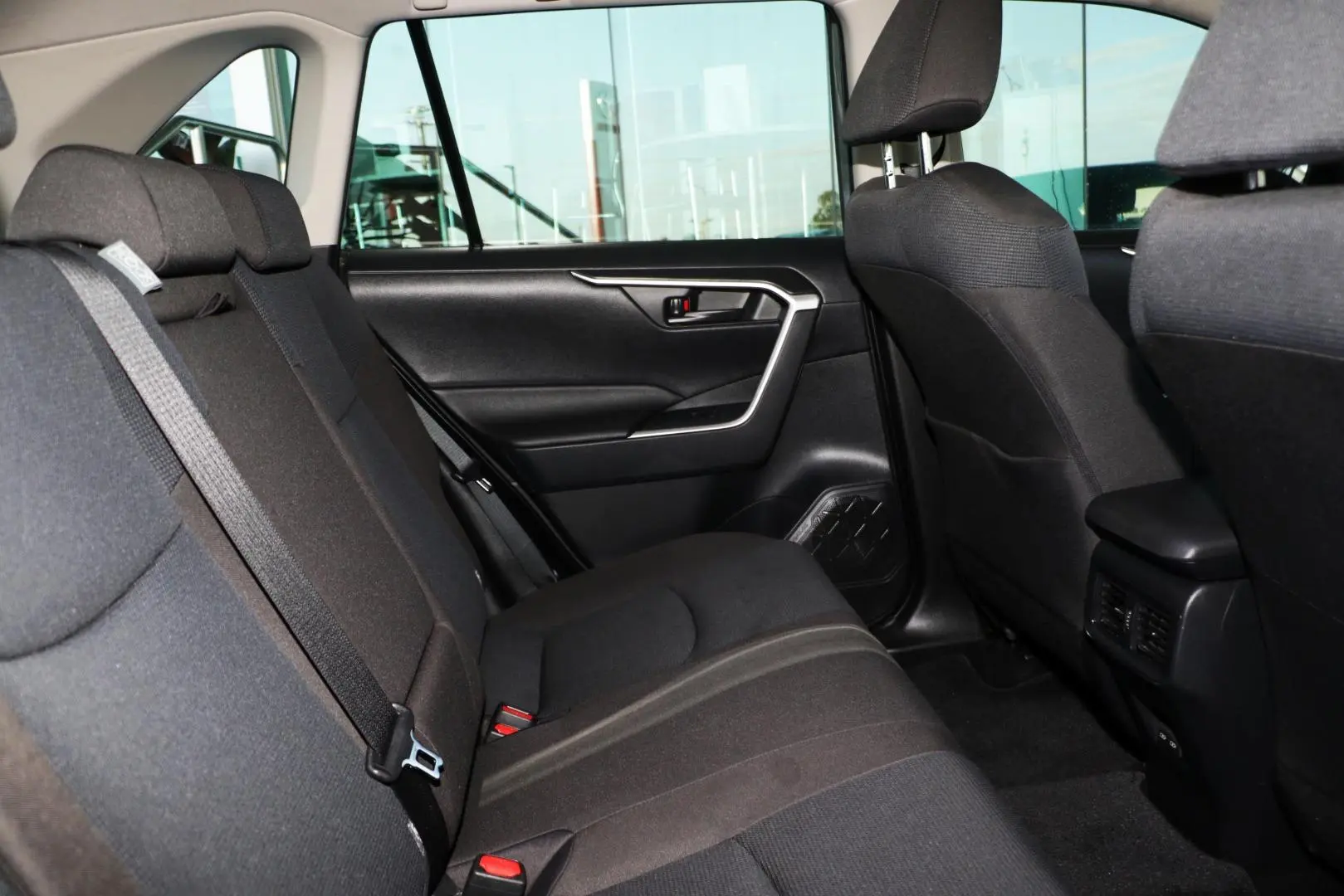 2025 Toyota RAV4 Gallery Image 10