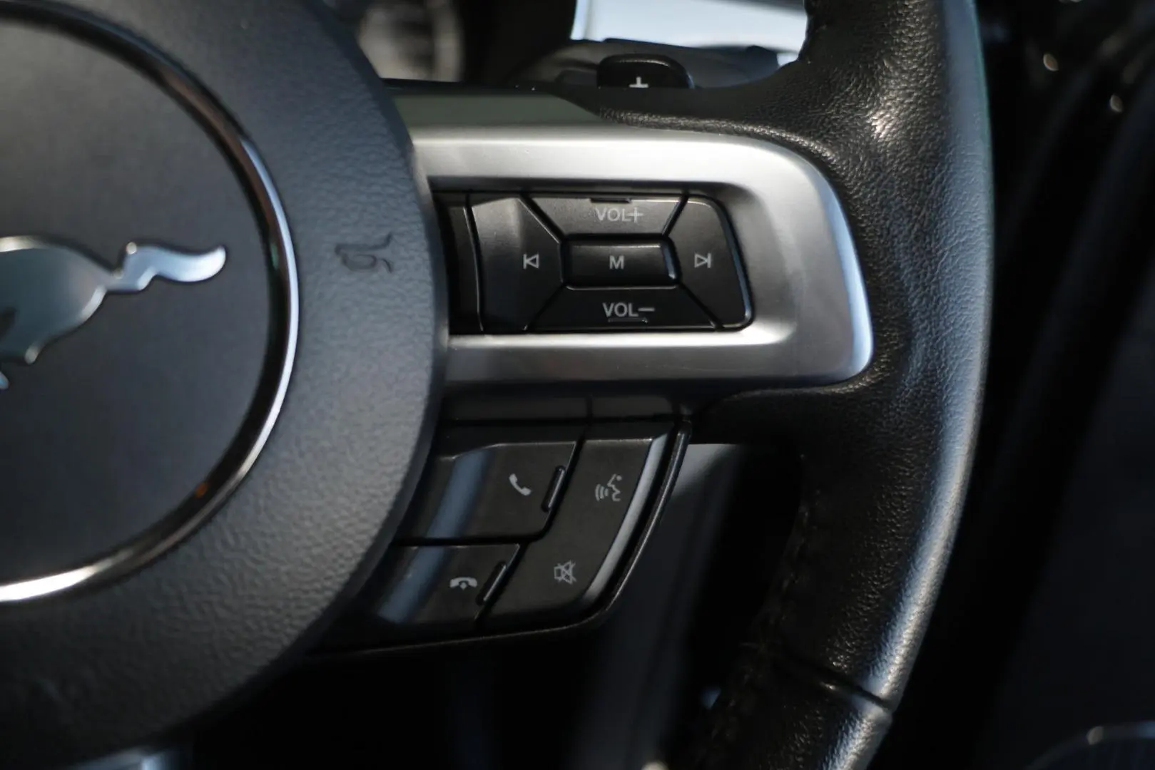 2017 Ford Mustang Gallery Image 18
