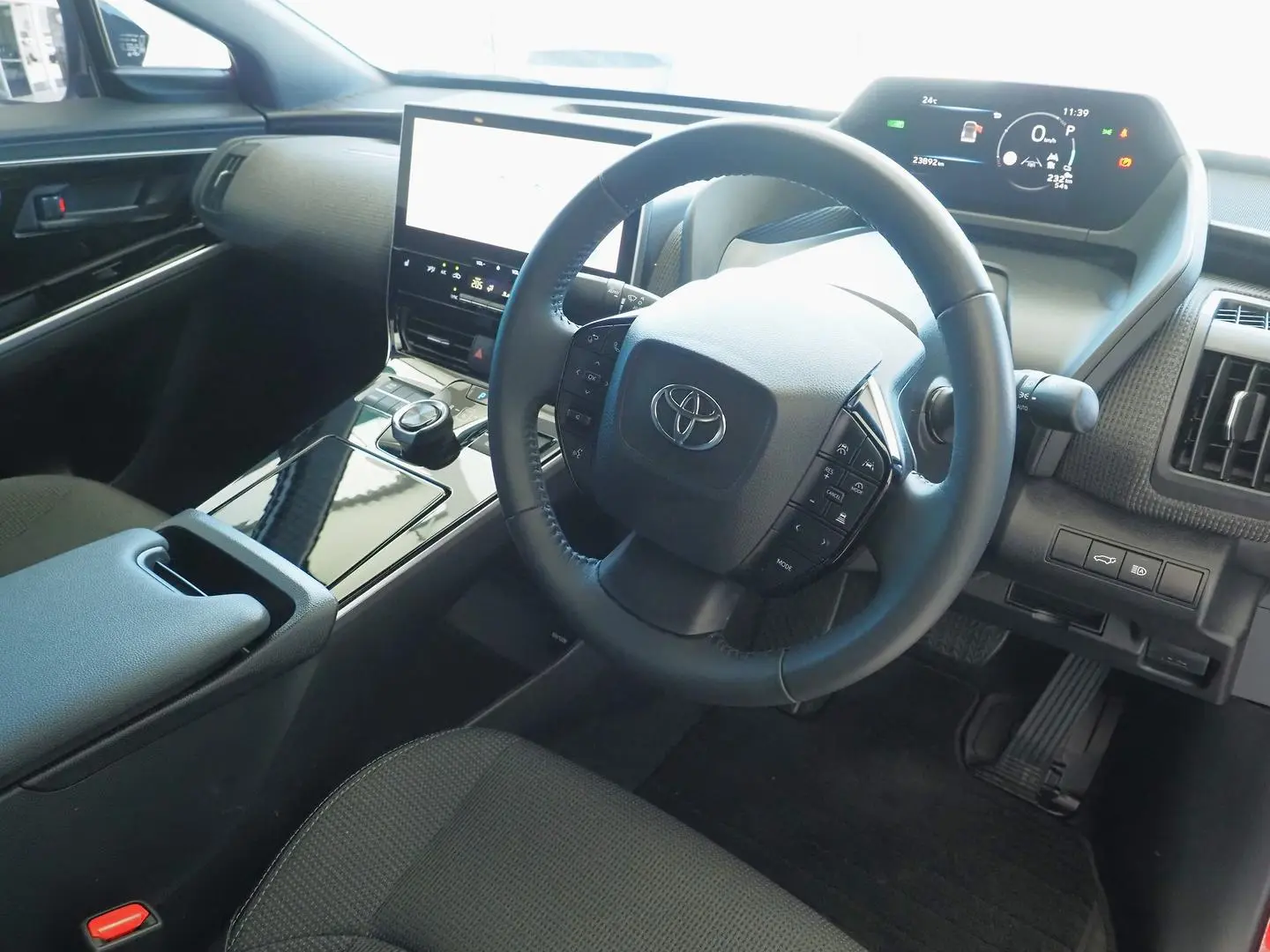 2024 Toyota bZ4X Gallery Image 4