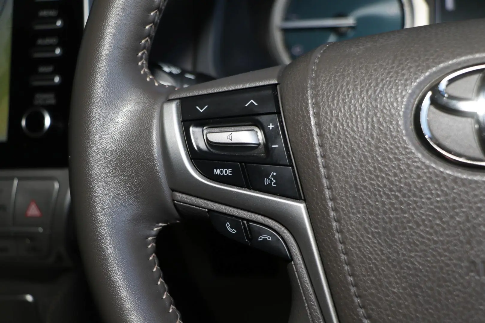 2021 Toyota Landcruiser Prado Gallery Image 16