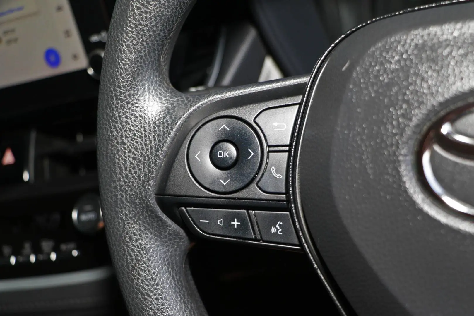2023 Toyota Corolla Cross Gallery Image 14