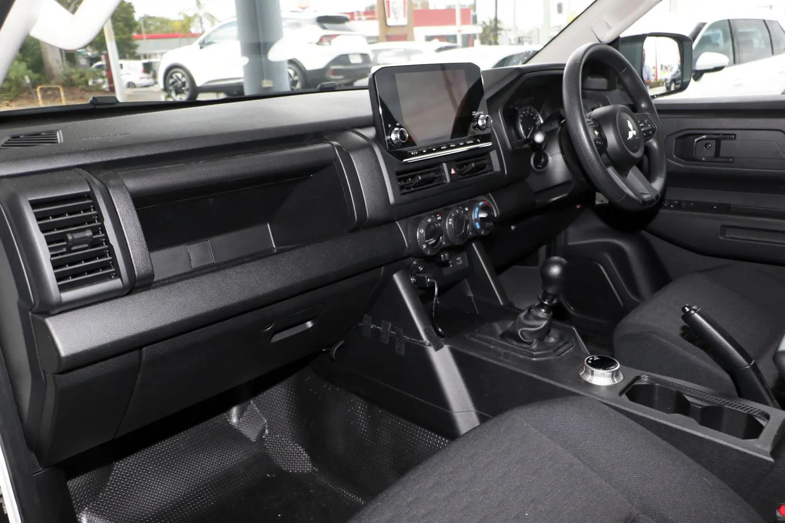 2025 Mitsubishi Triton Gallery Image 7