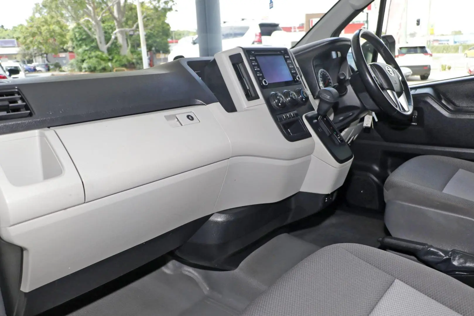 2019 Toyota Hiace Gallery Image 7