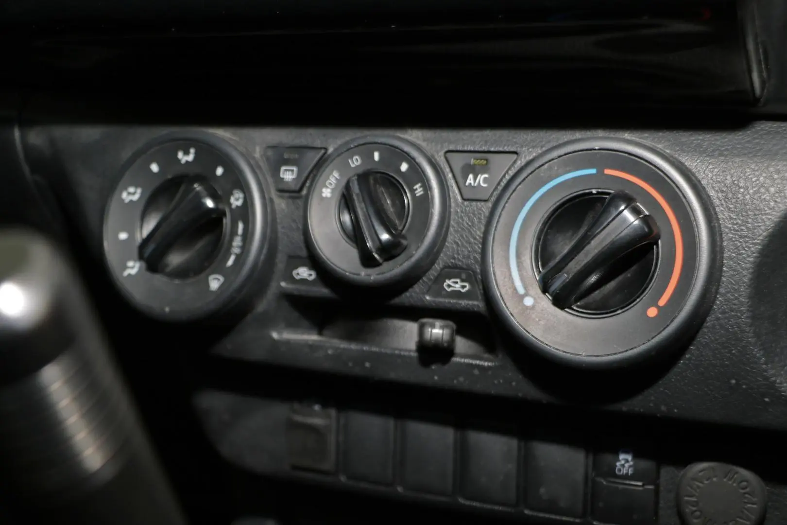 2021 Toyota Hilux Gallery Image 16