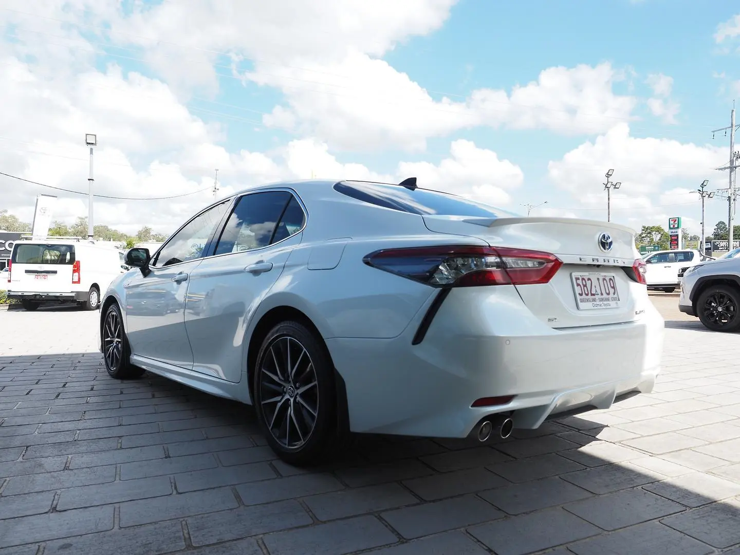 2023 Toyota Camry Gallery Image 9