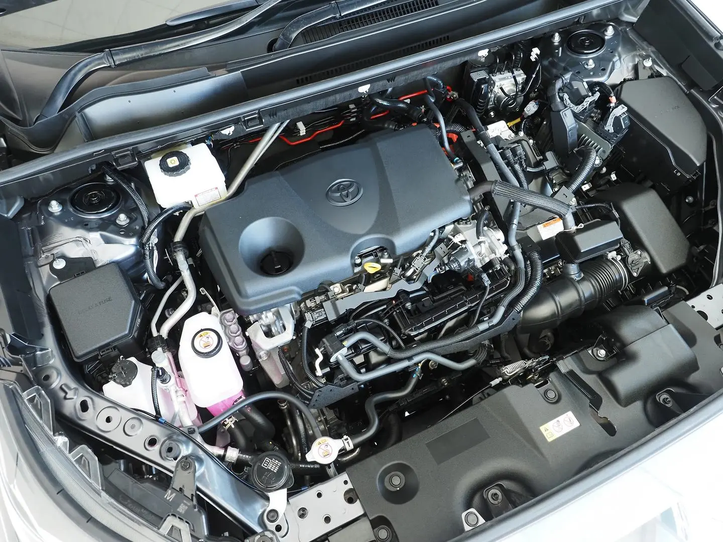 2024 Toyota RAV4 Gallery Image 5