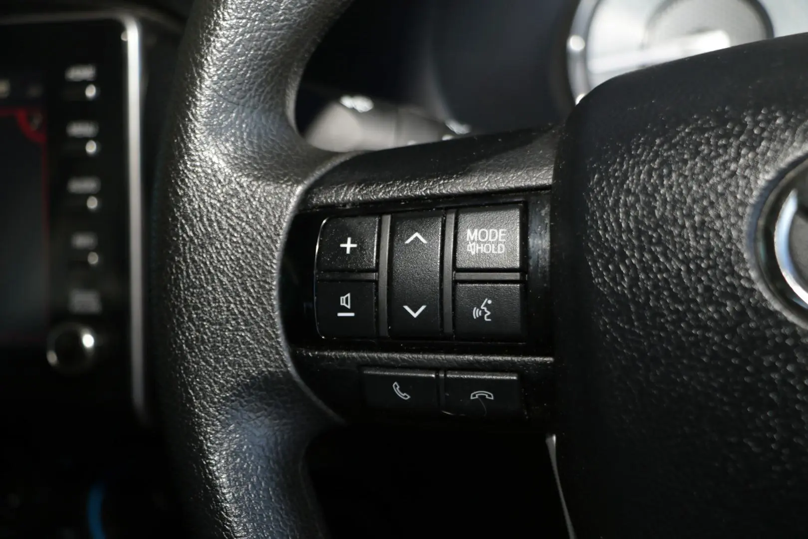 2022 Toyota Hilux Gallery Image 12
