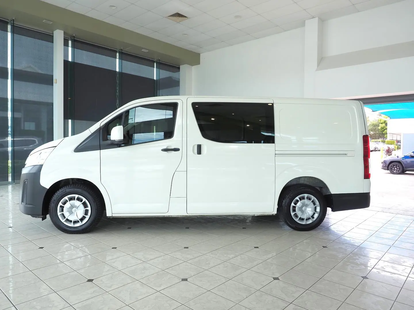 2019 Toyota Hiace Gallery Image 10
