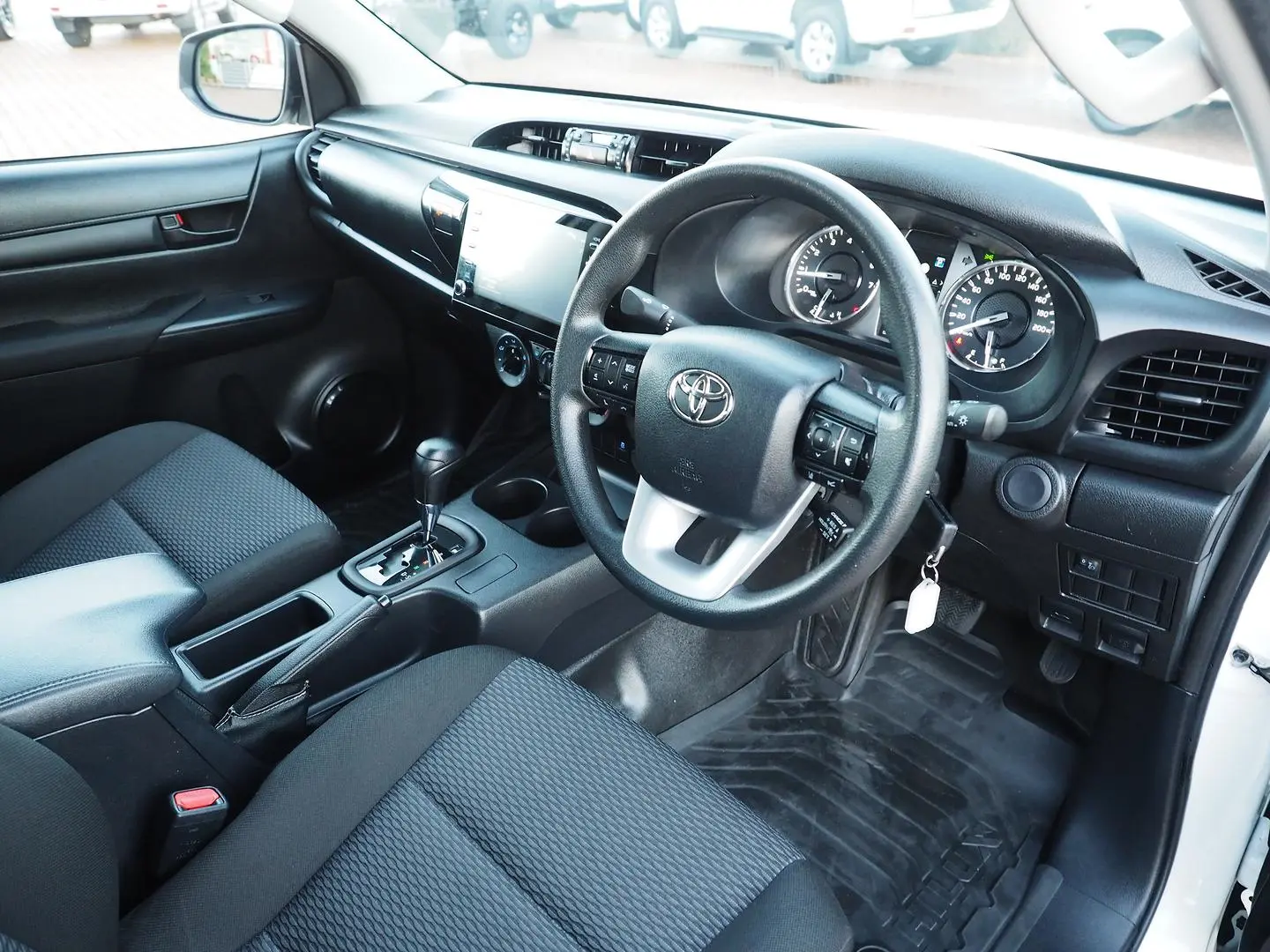 2023 Toyota Hilux Gallery Image 20