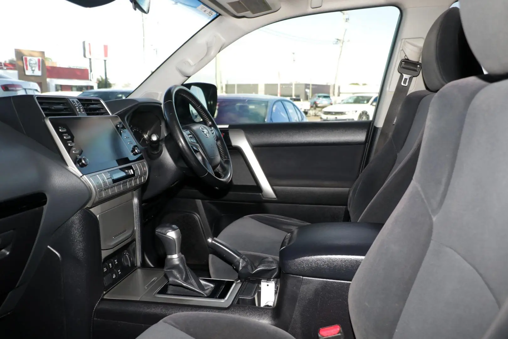 2022 Toyota Landcruiser Prado Gallery Image 8