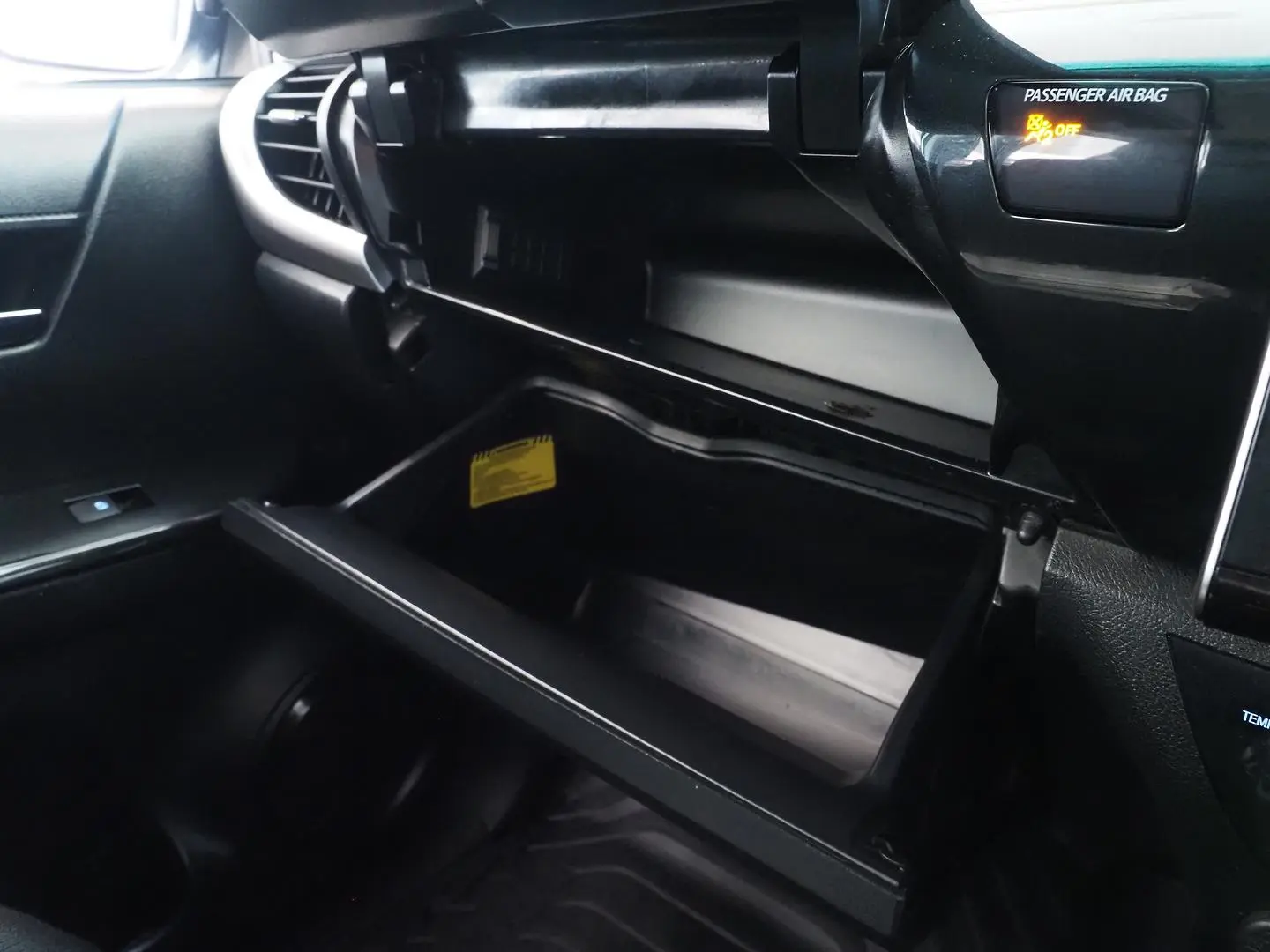 2023 Toyota Hilux Gallery Image 29