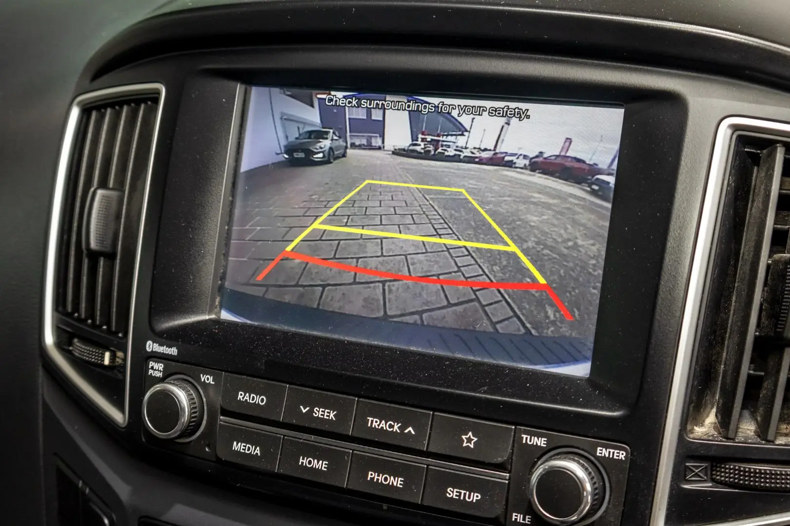 2020 Hyundai iLoad Gallery Image 15