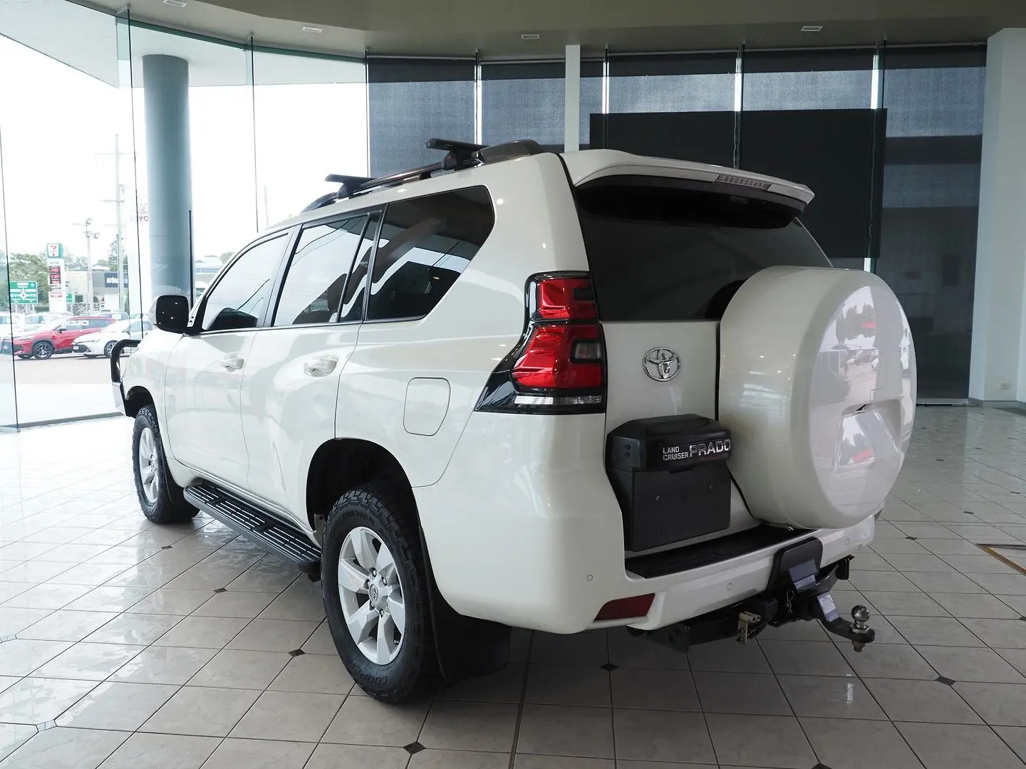 2018 Toyota Landcruiser Prado Gallery Image 8