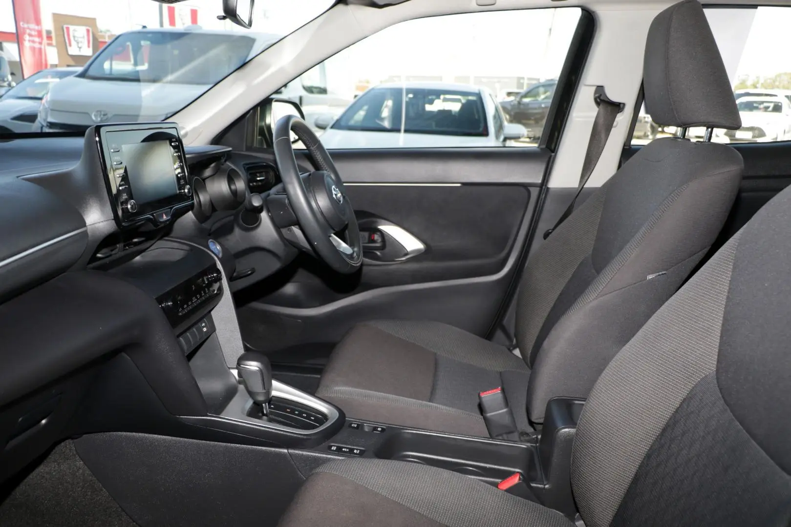 2023 Toyota Yaris Cross Gallery Image 8
