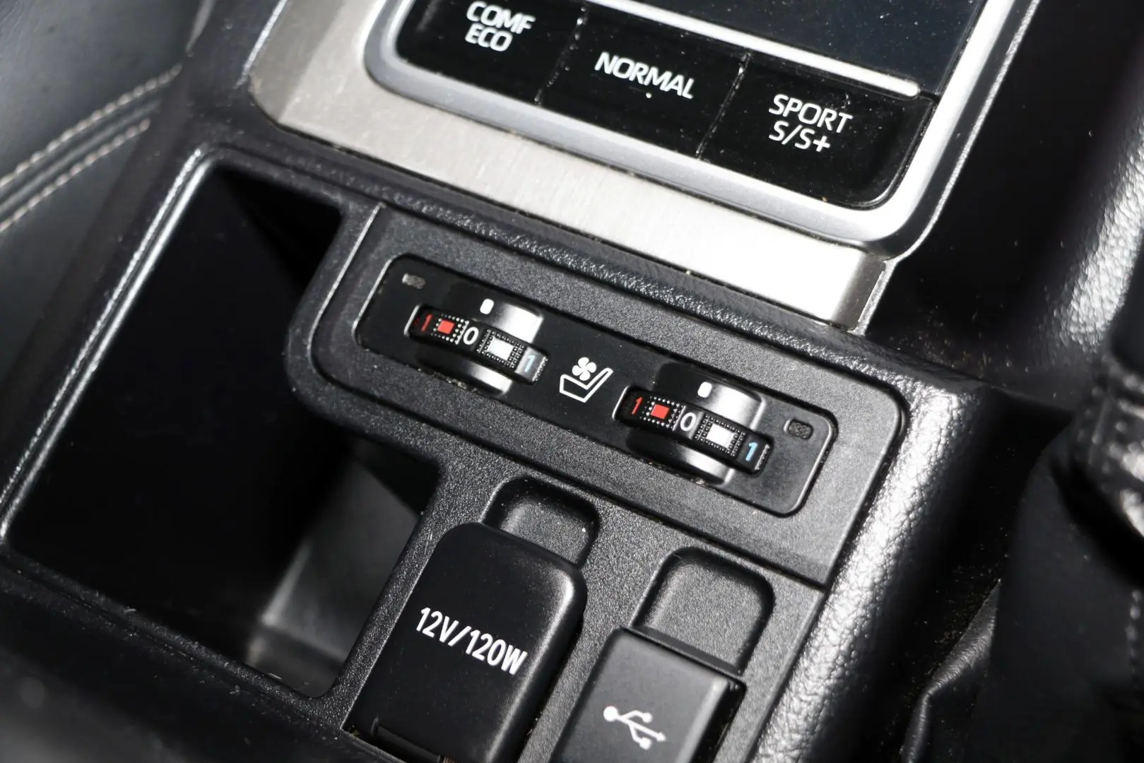 2020 Toyota Landcruiser Prado Gallery Image 16
